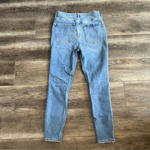 Free People Light Wash Busted Knee Destroyed Skinny Jeans Size 30 High Rise - Picture 13 of 16